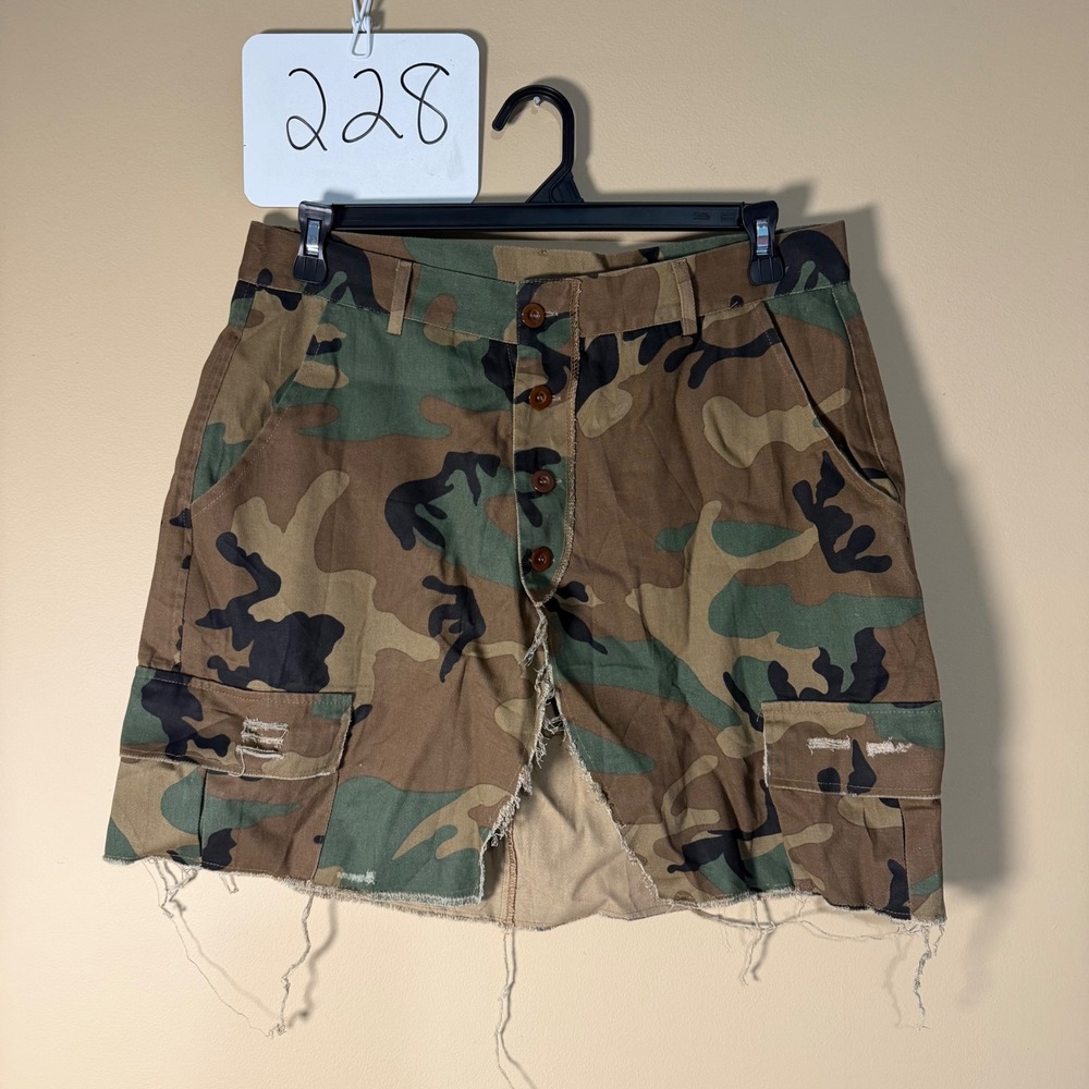 Xpluswear Camo Cargo Mini Skirt XL Green Brown Distressed Frayed Hem Button Up